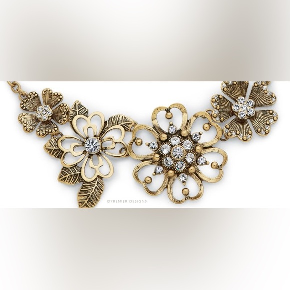 Lavish Blooms Retired Premier Designs Necklace - Picture 2 of 2